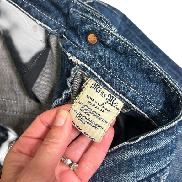 Miss Me JP5369 boot cut jeans size 28 flap pocket jewel fleur de lis rhinestone - Picture 3 of 8